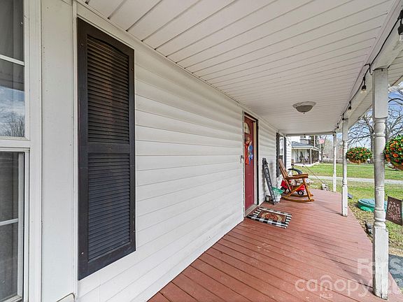 4th image of 1930 S Post Rd