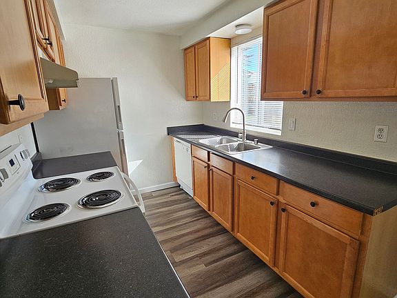 4th image of 9107 Meridian Pl NE APT 3