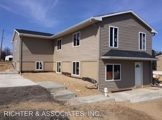 9359 Valley View Dr, Fenton, MI 48430