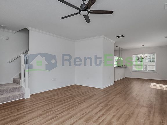 3rd image of 1913 Dobson Ct