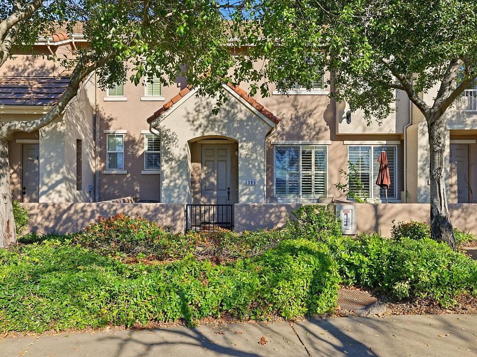 1st image of 305 Esplanade Cir #305