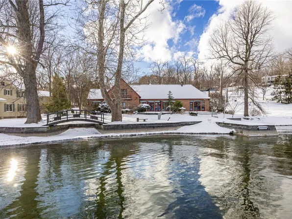 4331 Tichenor Point Dr, Canandaigua, NY 14424
