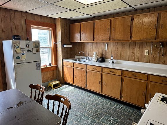 5th image of 303 E Eagle St