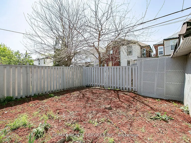 20 Somerset Ave E — Photo 37