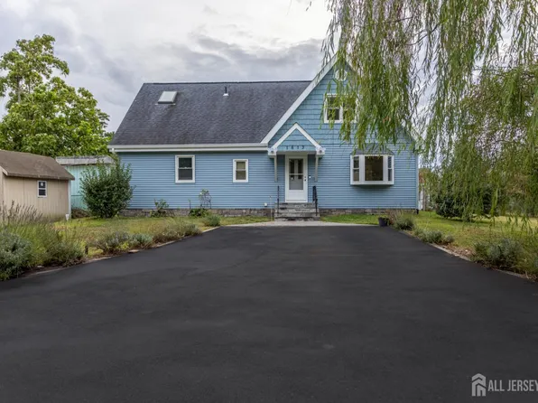 1613 Beacon St, Toms River, NJ 08757