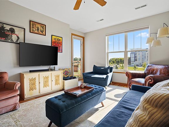 5th image of 6402 Milwaukee St Unit 207