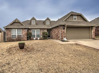 9715 E 110th St, Owasso, OK 74055