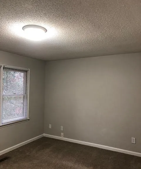 4405 Graceland Ct — Photo 15