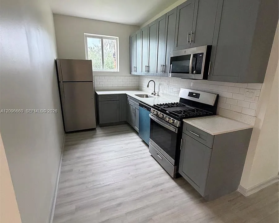 1120 Marseille Dr #2