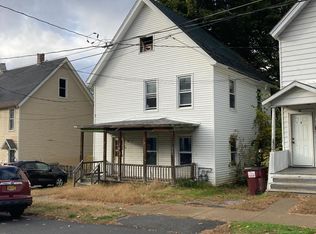 3 Van Wyck St, Gloversville, NY 12078
