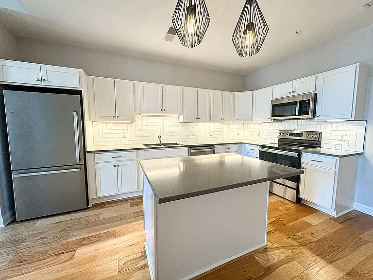 622 Main St — Photo 38