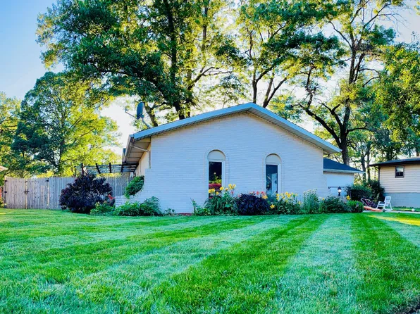 2132 Damon St, Portage, IN 46368