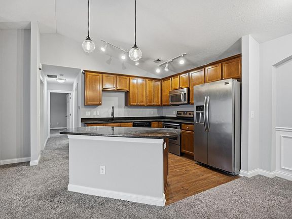 3rd image of 4222 Bradhurst Dr #15