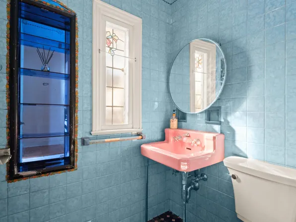 7 Roosevelt Terrace image 16 of 49