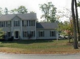 28 Park Ln, Hooksett, NH 03106