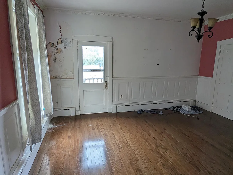 Bedroom (paint has been updated to all white since pictures were taken)