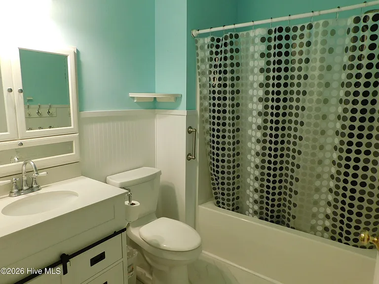 107 Beacon St — Photo 9