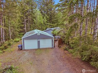 71 E Richardson Rd, Belfair, WA 98528