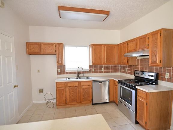 2nd image of 1222 Woodcrest Dr