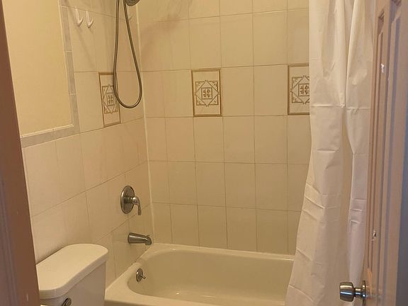 5th image of 922 E 222nd St #3