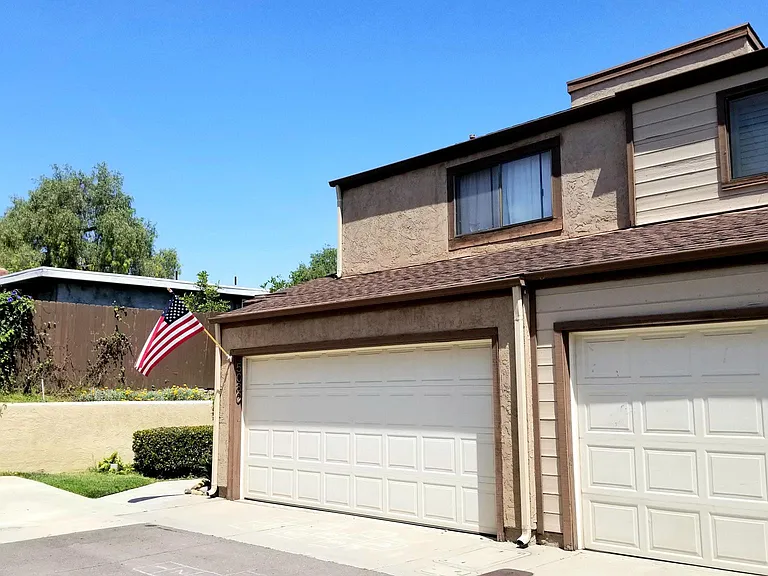 5080 Lambert Ln — Photo 1