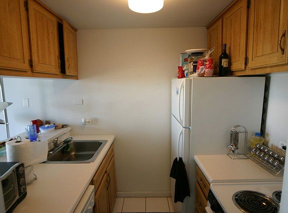 4th image of 1221 N Dearborn Pkwy #1402-S