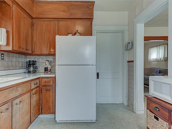 4th image of 2207 Ontario Ave
