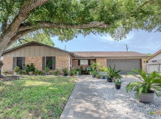 103 Canterbury Ln, Victoria, TX 77904