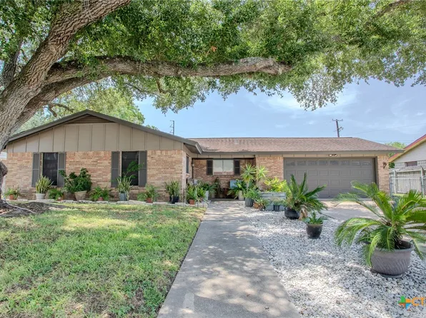103 Canterbury Ln, Victoria, TX 77904
