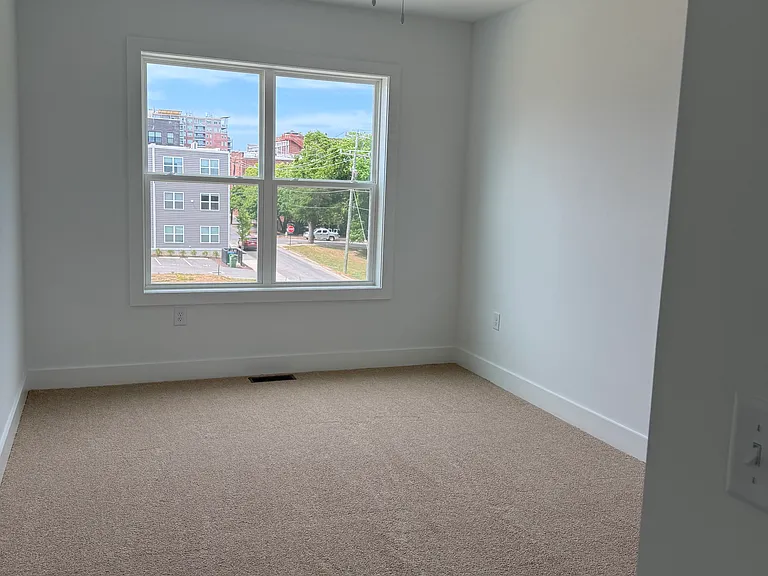 903 Bainbridge St #B — Photo 10