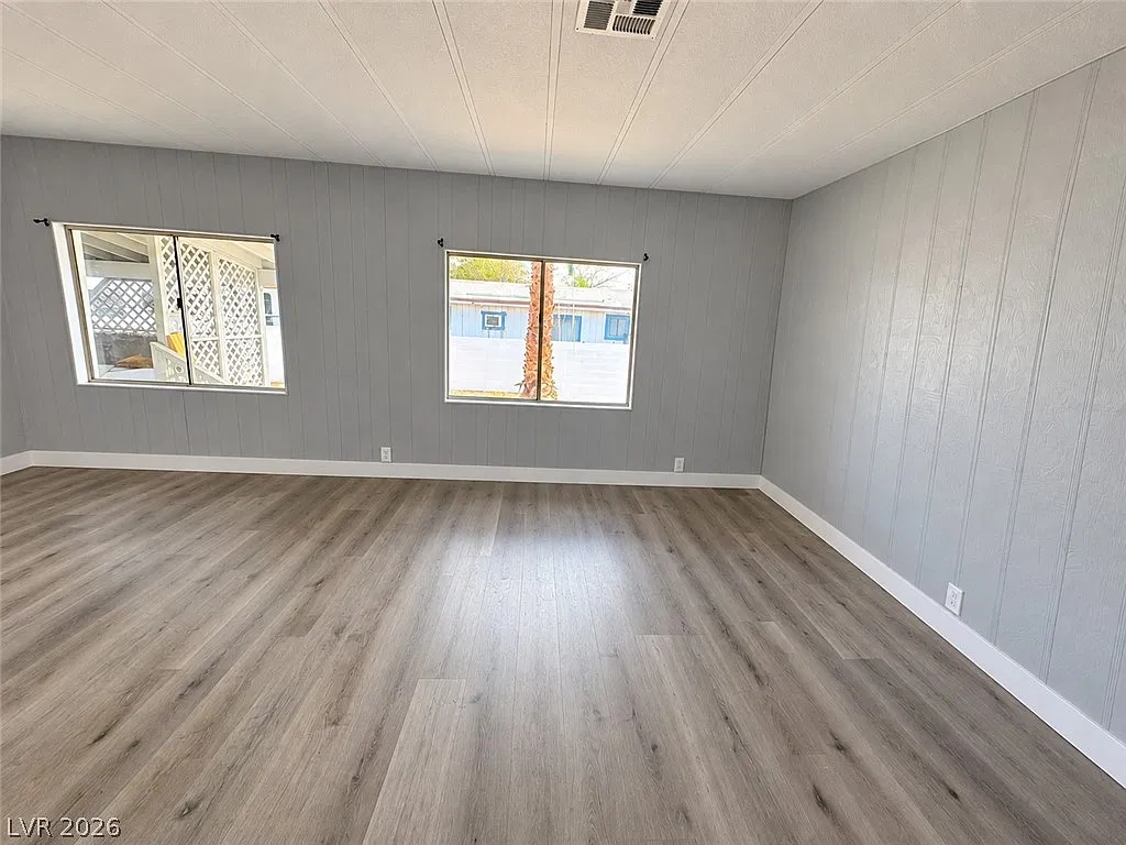 3 bed, 2.0 bath, 1436 sqft, $1,652 — Photo 2