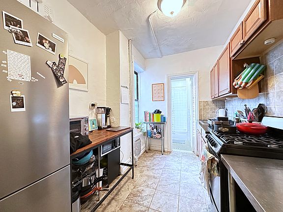 4th image of 63 Fort Greene Pl APT 4