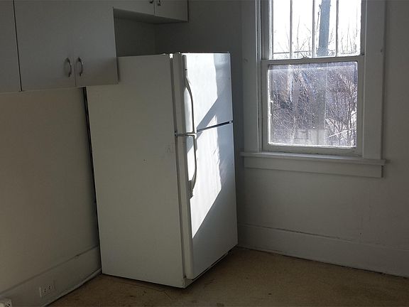 2nd image of 226 1/2 Ohio St
