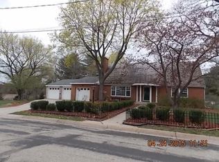 208 Highland Ave, Portage, WI 53901