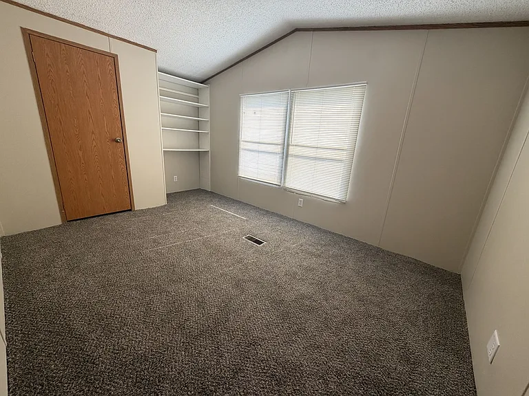 38000 Le Chateau Blvd #383 — Photo 22
