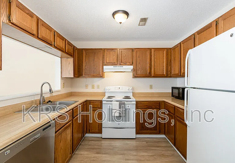 2519 Hitchcock Dr — Photo 7