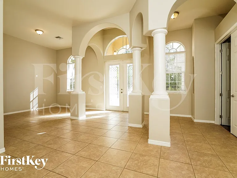 1005 Henry Ave — Photo 3
