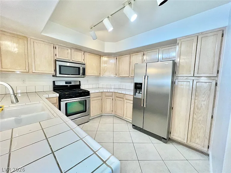 7950 W Flamingo Rd #2027 — Photo 11