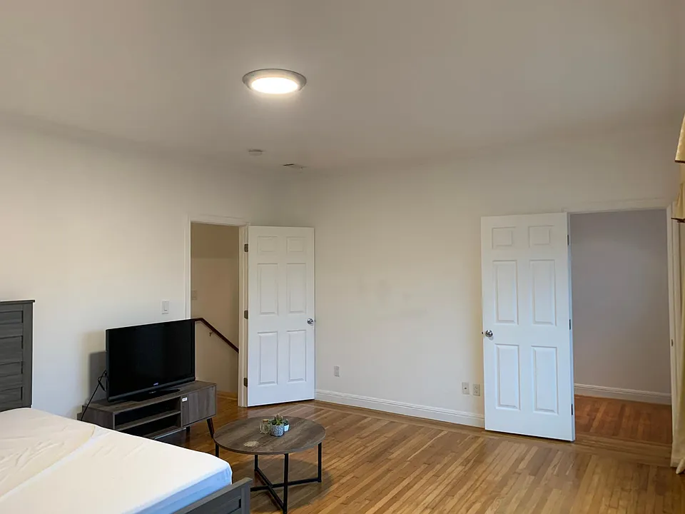 Large Main Bedroom