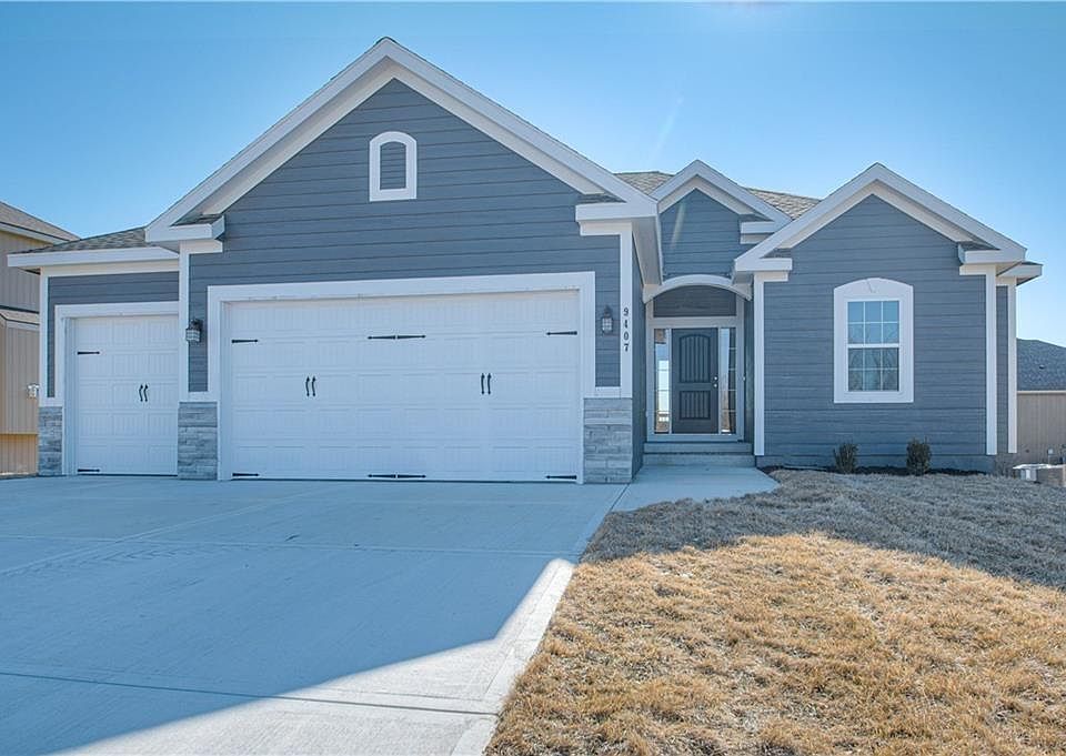 1st image of 4809 NE 105th St