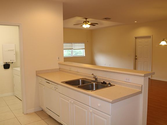 2nd image of 1839 S Dovetail Dr
