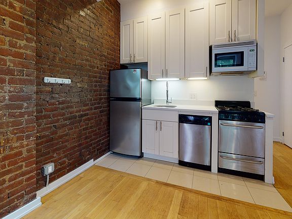 2nd image of 218 E 84th St APT 2B