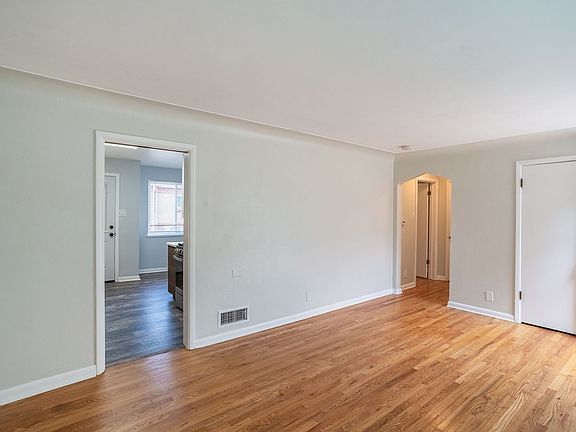 5th image of 500 S Pennsylvania St #512