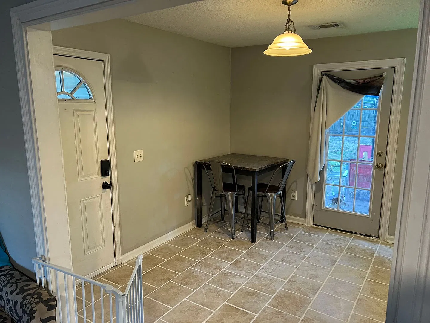 1201 Roberts Way — Photo 4