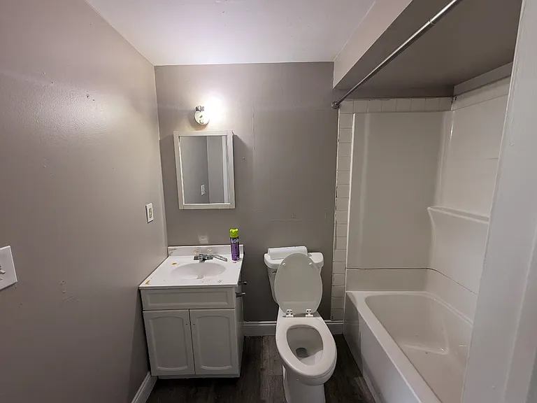 612 W 5th St — Photo 3