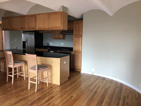 5th image of 345 N Canal St APT 902