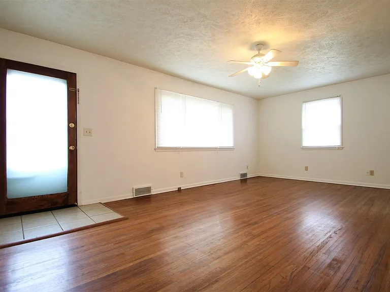 6913 Bedford Ave — Photo 3