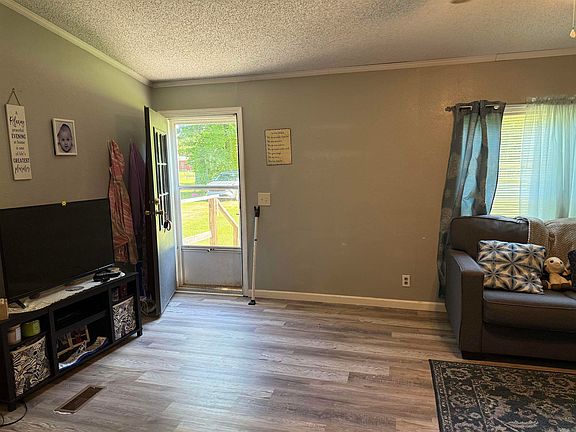 5th image of 11 Leon Ln