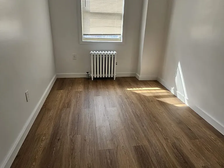 25-49 42nd St #1 — Photo 5