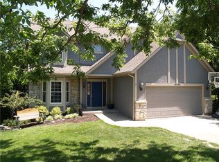 14936 Forest View Cir, Bonner Springs, KS 66012